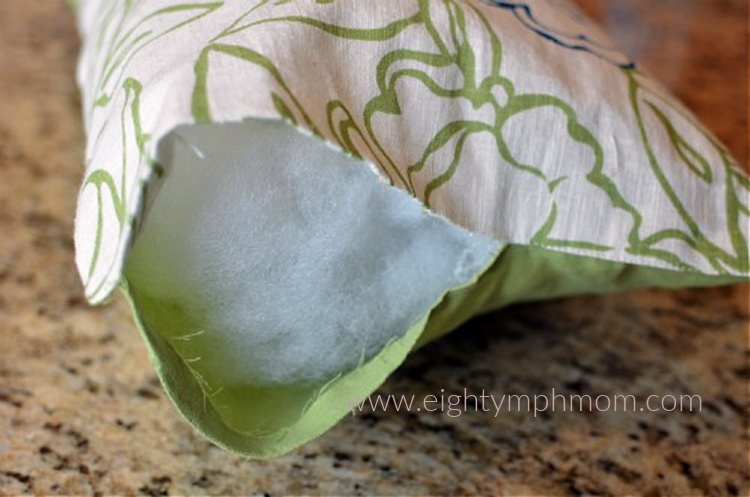 How to make no-sew throw pillows 