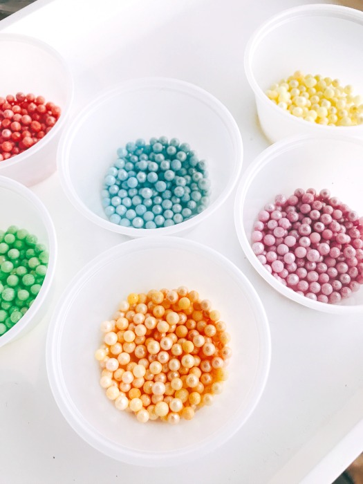 how to turn white sugar pearls into colored ones